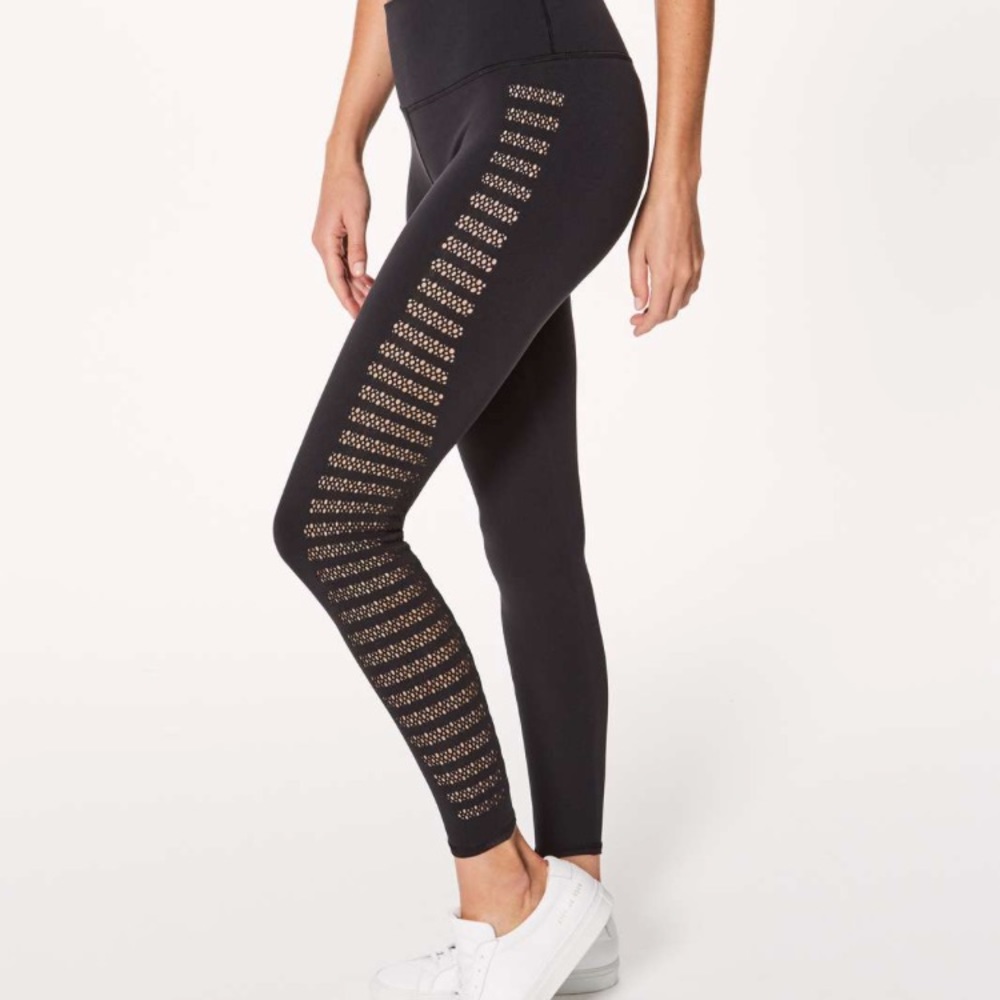 FLASH SALE lululemon Reveal Tight 7/8